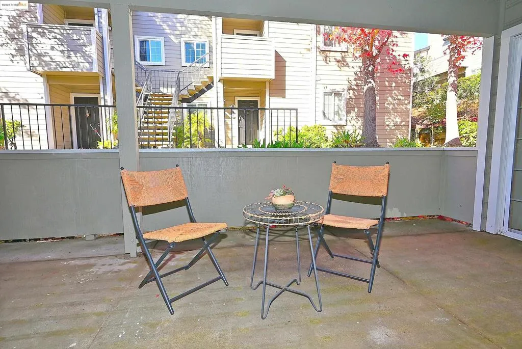 550 Canyon Oaks Dr A, Oakland, California 94605 home-pic-32