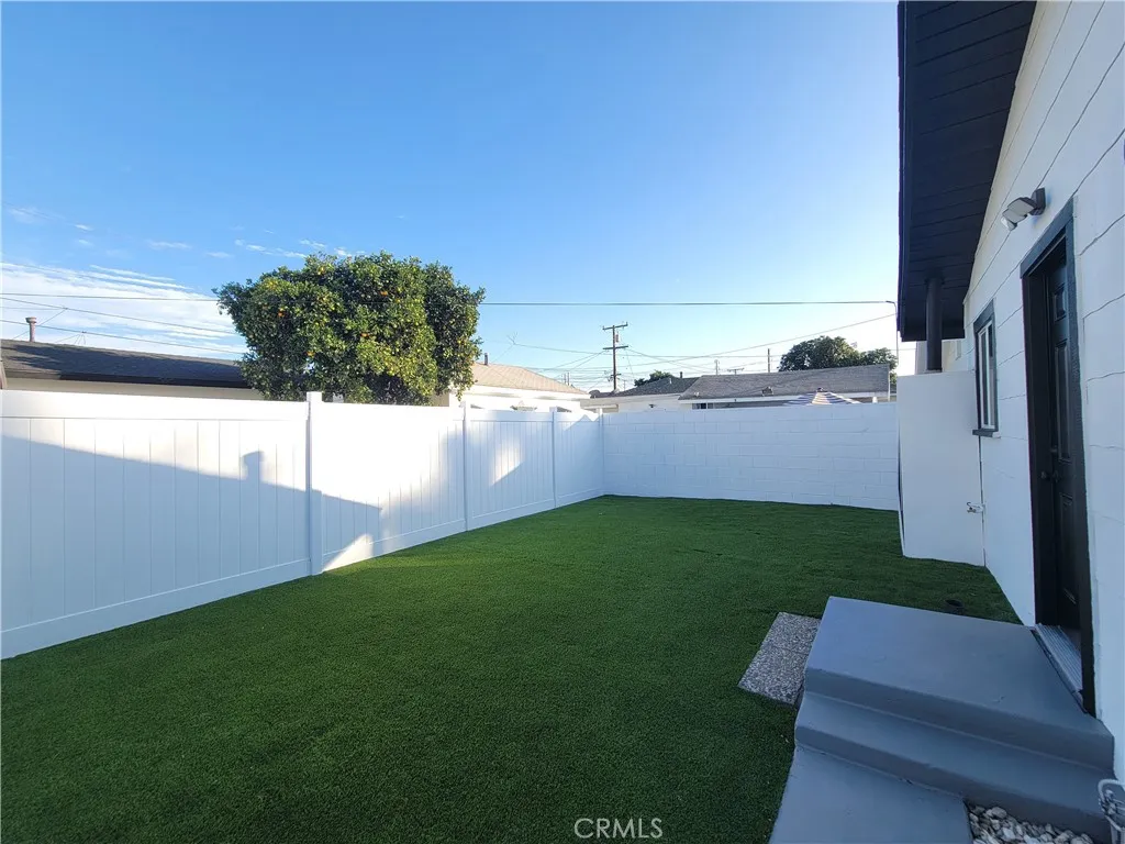 6122 Wilcox, Maywood, California 90270 home-pic-17