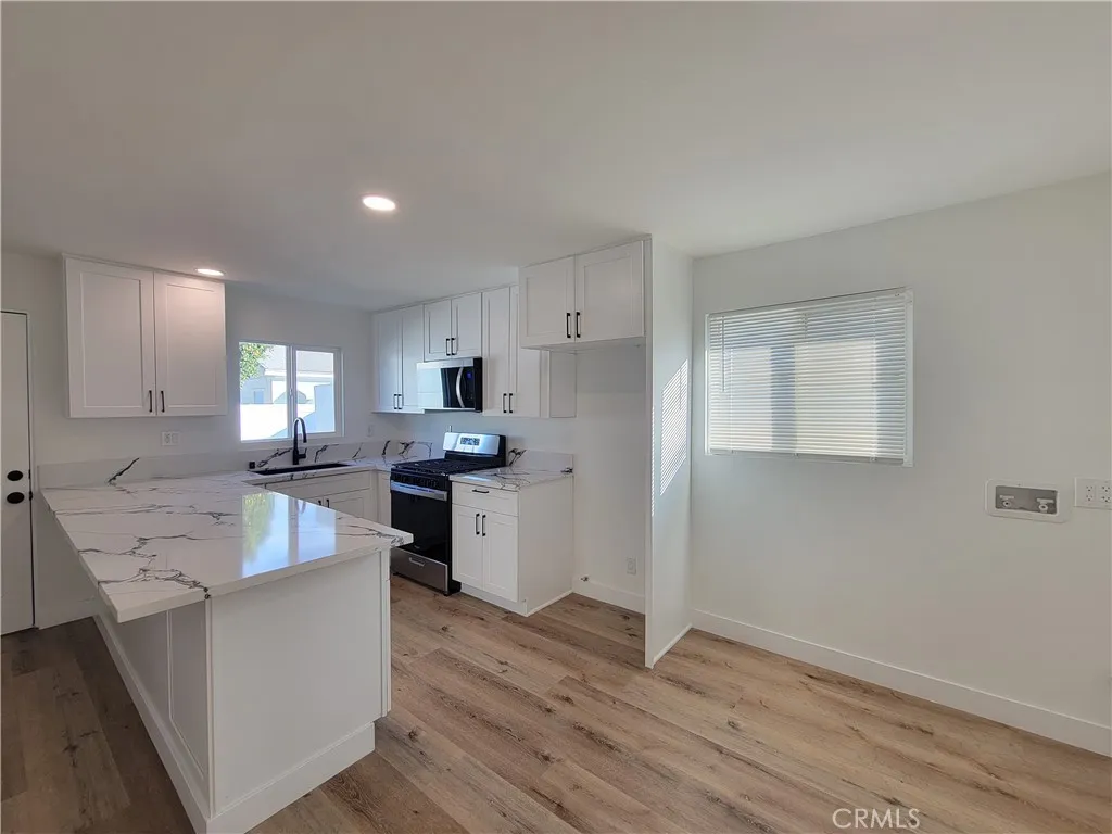 6122 Wilcox, Maywood, California 90270 home-pic-8