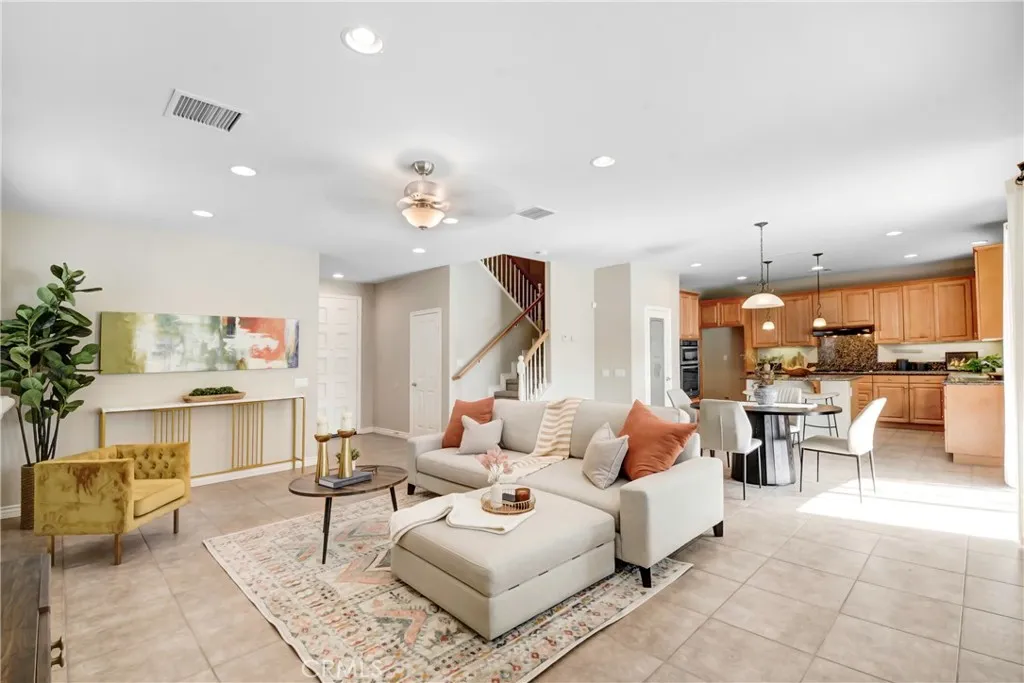 149 Paseo Vista, Palm Desert, California 92260 home-pic-2