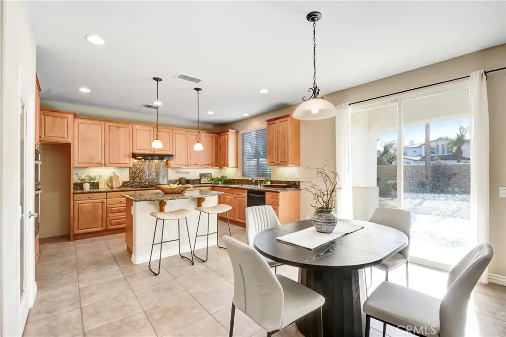 149 Paseo Vista, Palm Desert, California 92260 home-pic-4