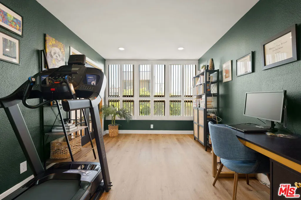 14521 Benefit Street 307, Sherman Oaks, California 91403 home-pic-7