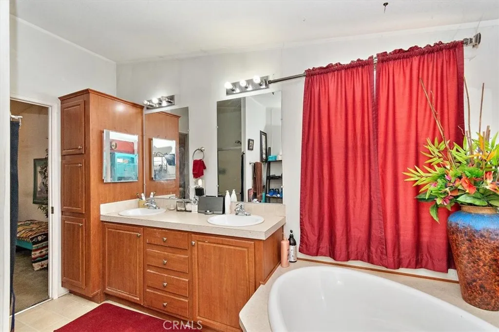 12730 Fir Street, Oak Hills, California 92344 home-pic-30