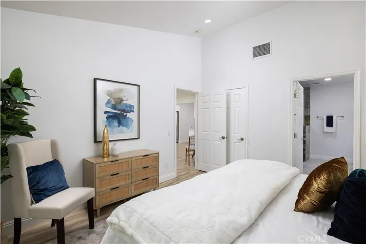 23721 Villena, Mission Viejo, California 92692