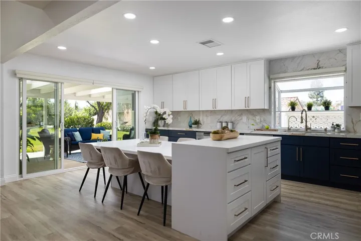 23721 Villena, Mission Viejo, California 92692