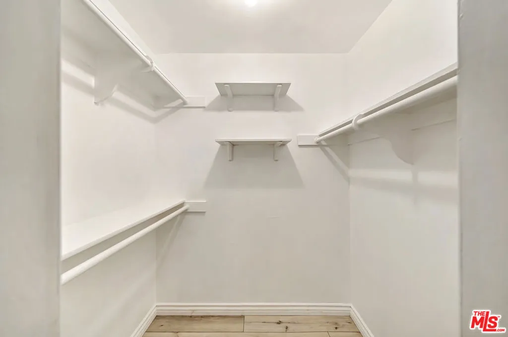 320 S Ardmore Avenue 236, Los Angeles, California 90020 home-pic-19