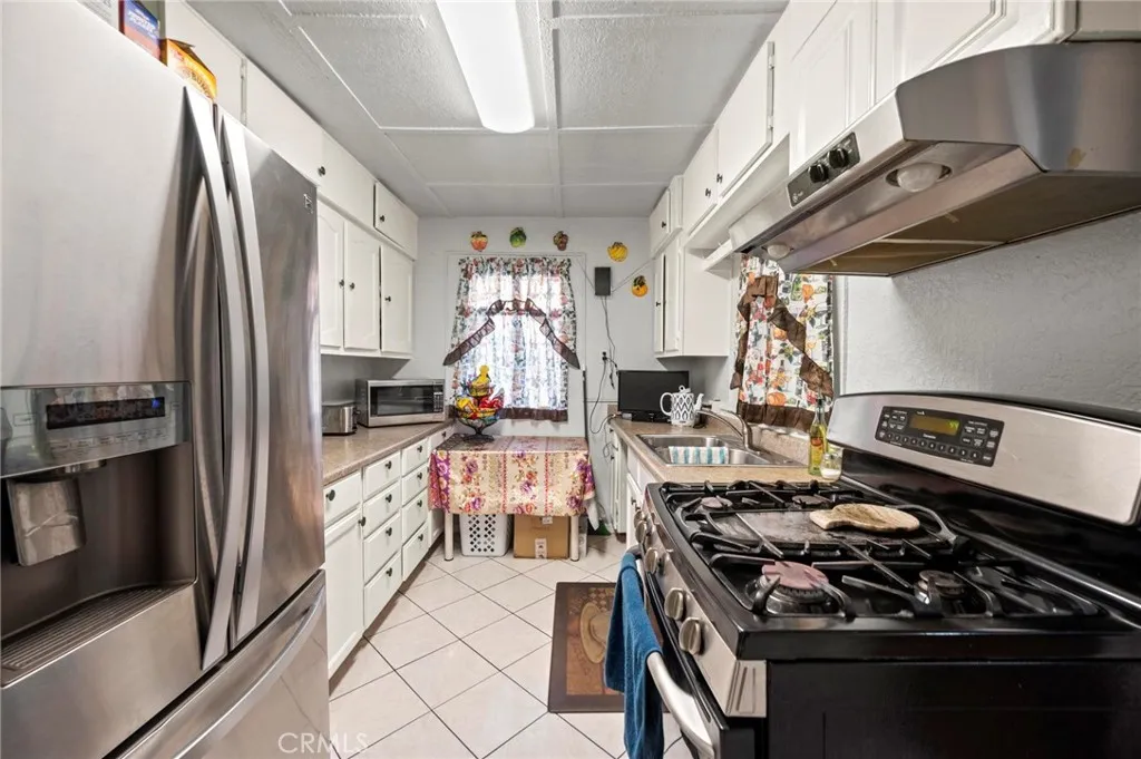 818 W 65th, Los Angeles, California 90044 home-pic-8