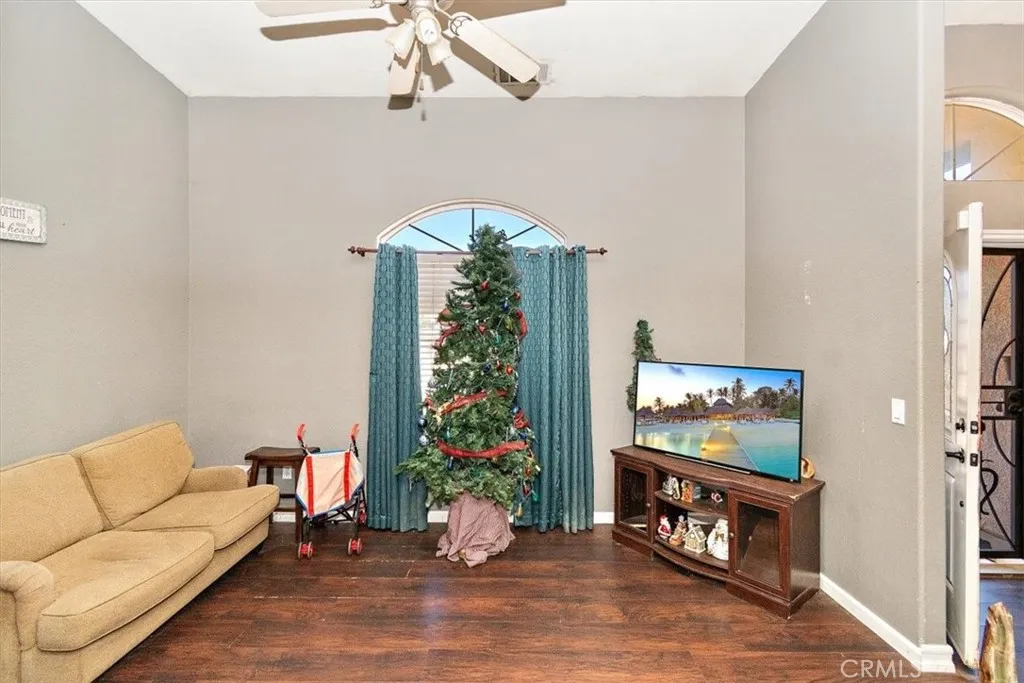 12730 Fir Street, Oak Hills, California 92344 home-pic-4