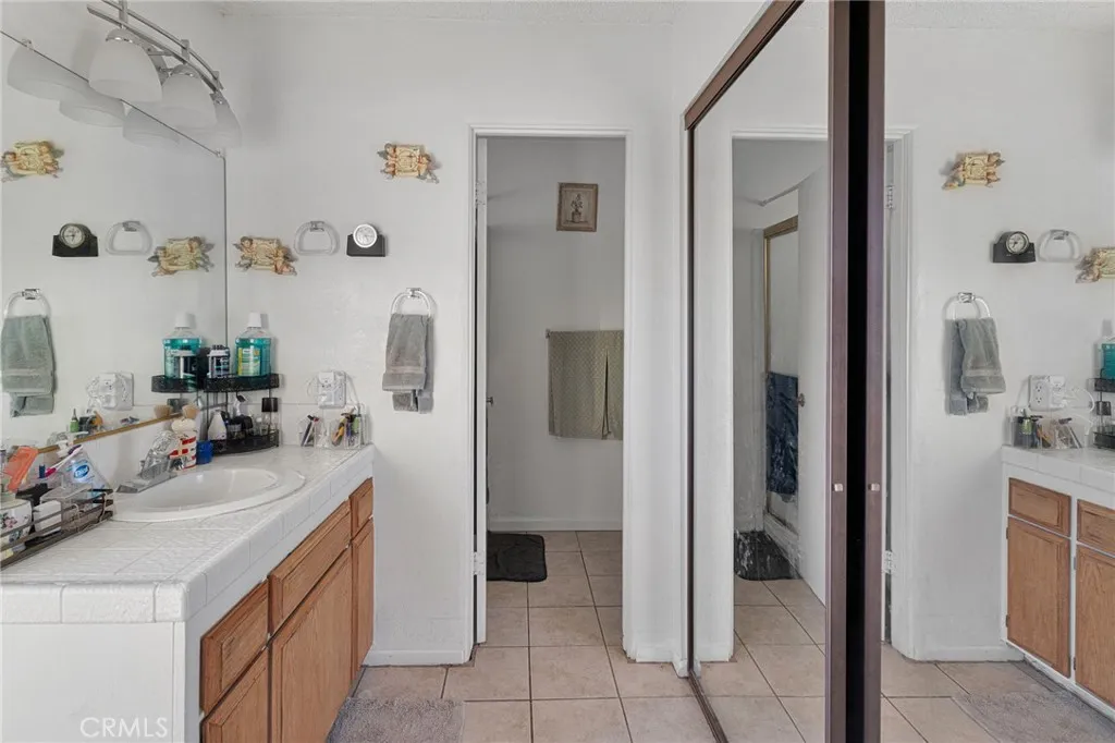 13167 Olathe Road, Apple Valley, California 92308 home-pic-30