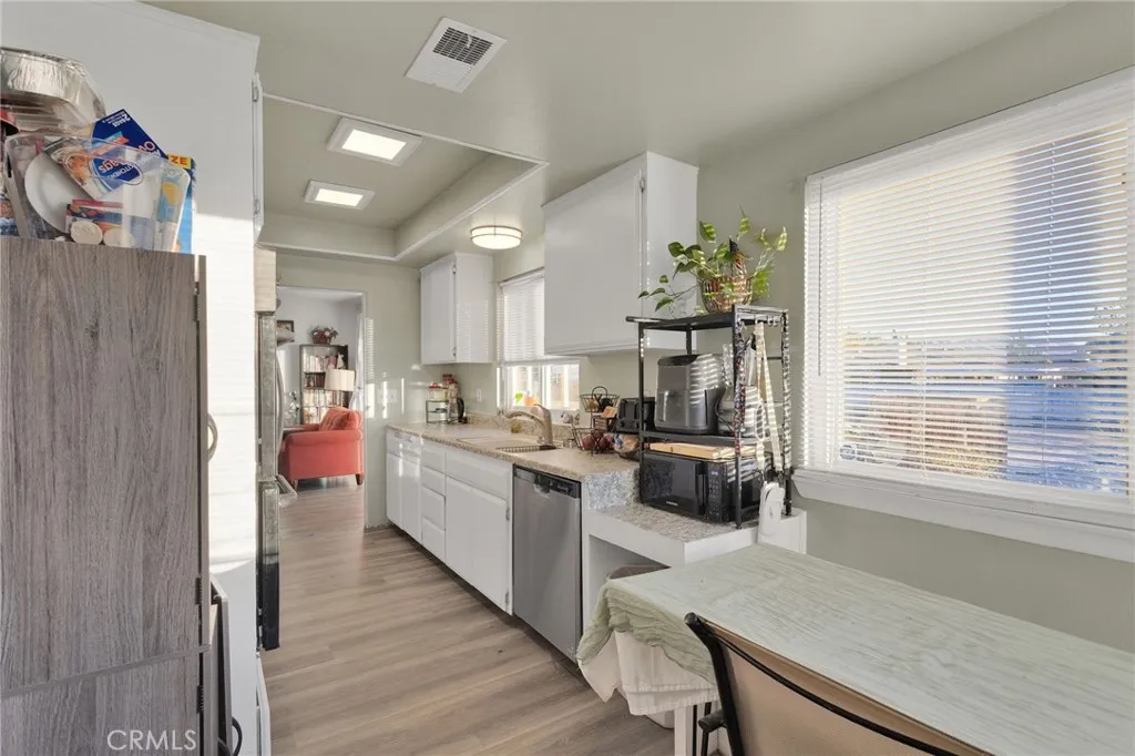 13167 Olathe Road, Apple Valley, California 92308 home-pic-15