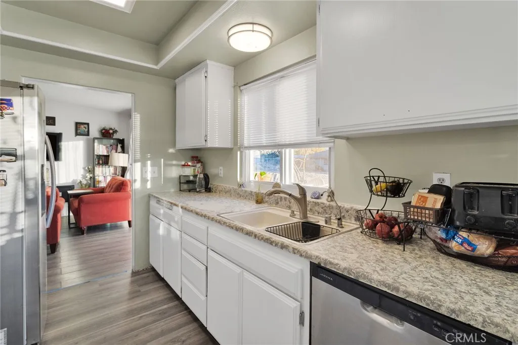 13167 Olathe Road, Apple Valley, California 92308 home-pic-17