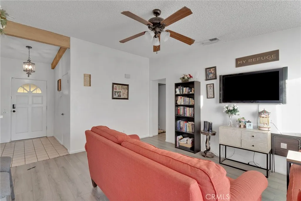 13167 Olathe Road, Apple Valley, California 92308 home-pic-11