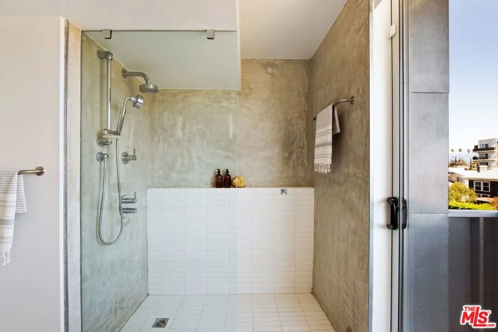 333 S Wilton Place 2, Los Angeles, California 90020 home-pic-20