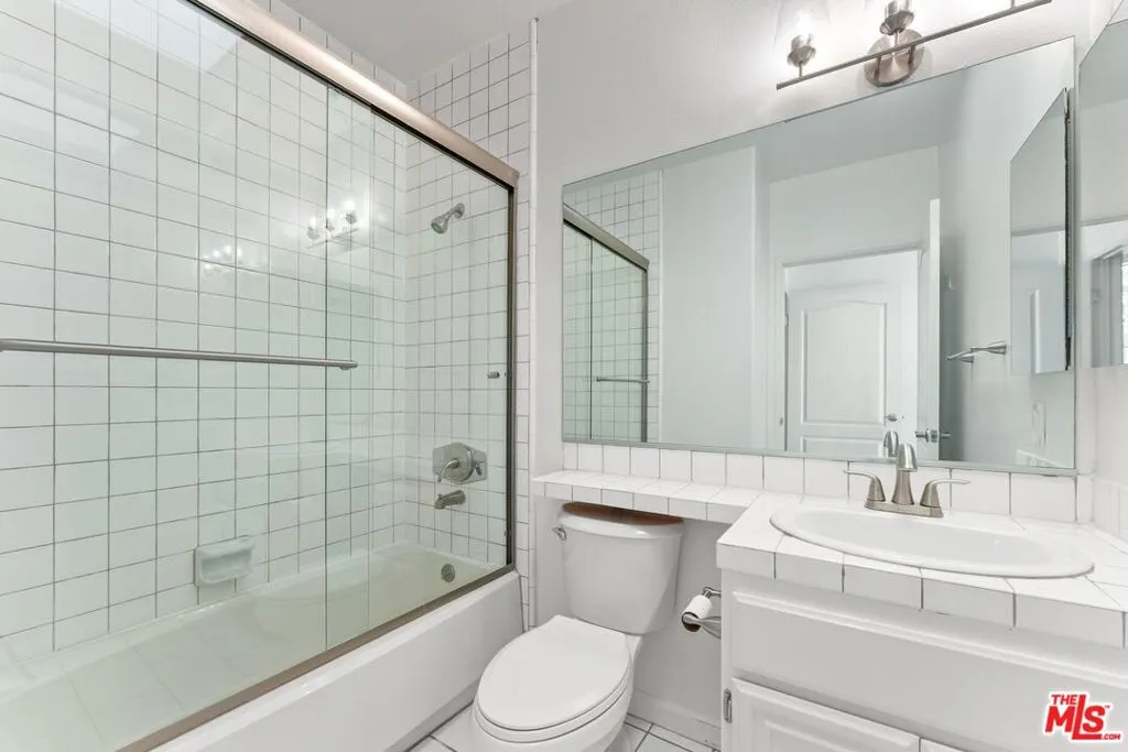 4348 Mammoth Avenue 301, Sherman Oaks, California 91423 home-pic-18