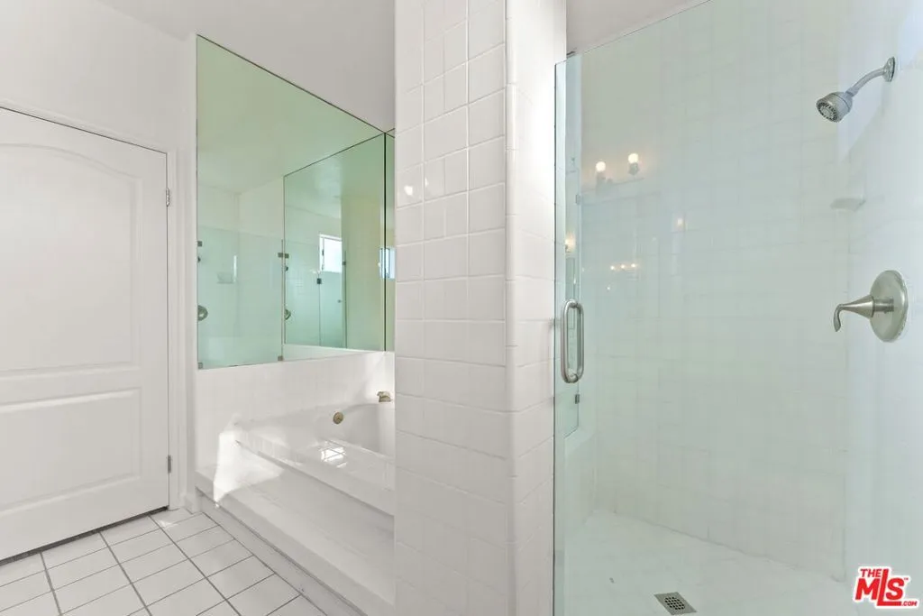 4348 Mammoth Avenue 301, Sherman Oaks, California 91423 home-pic-15