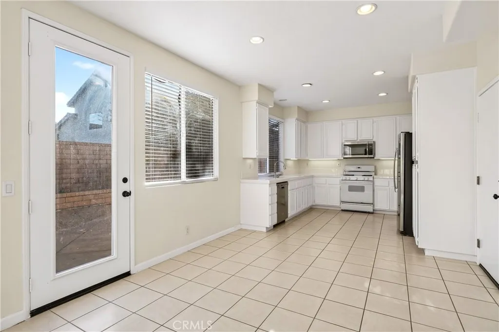 1203 Hazel Place, Costa Mesa, California 92626 home-pic-13