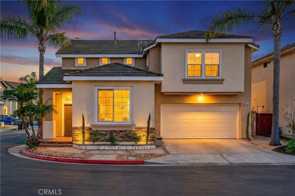 1203 Hazel Place, Costa Mesa, California 92626 home-pic-1