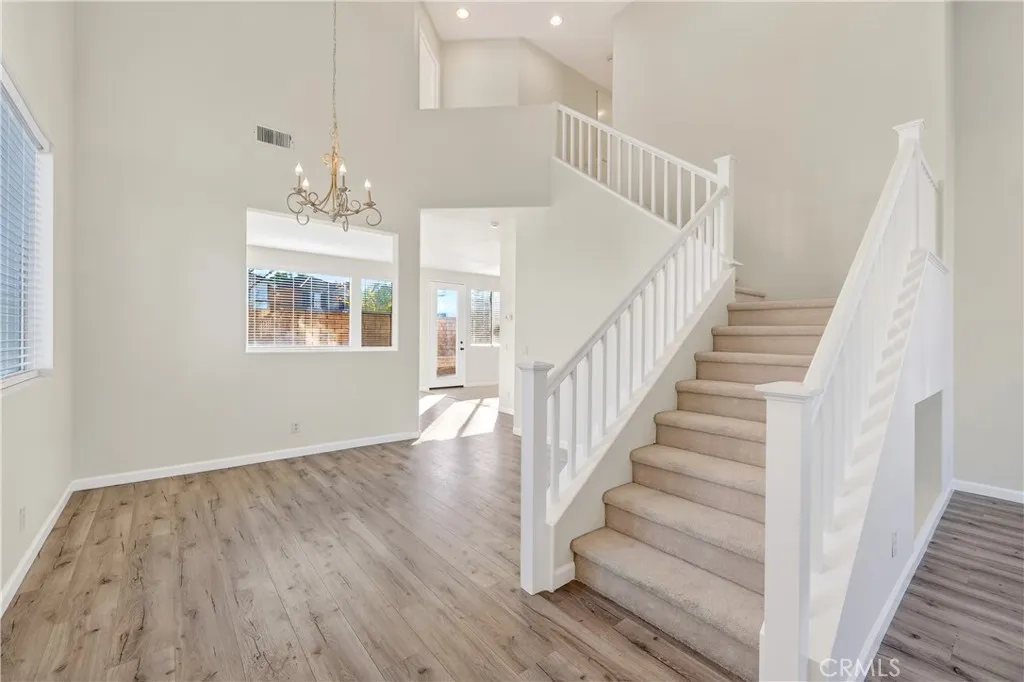 1203 Hazel Place, Costa Mesa, California 92626 home-pic-2