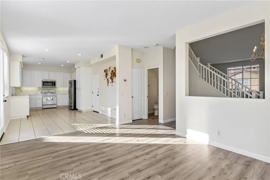 1203 Hazel Place, Costa Mesa, California 92626 home-pic-11
