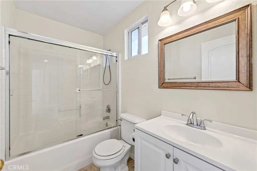 1203 Hazel Place, Costa Mesa, California 92626 home-pic-30
