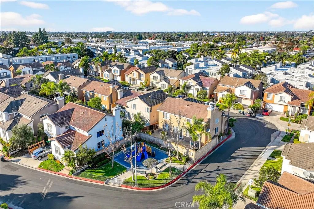 1203 Hazel Place, Costa Mesa, California 92626 home-pic-47