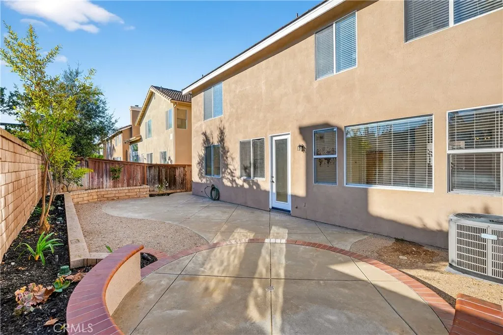 1203 Hazel Place, Costa Mesa, California 92626 home-pic-38