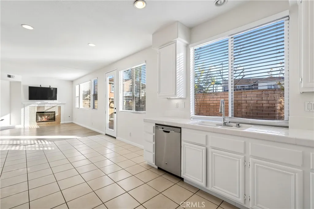 1203 Hazel Place, Costa Mesa, California 92626 home-pic-17