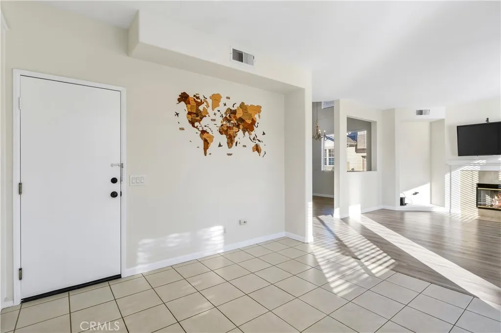 1203 Hazel Place, Costa Mesa, California 92626 home-pic-18
