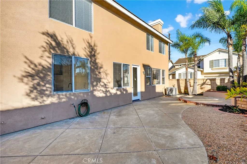 1203 Hazel Place, Costa Mesa, California 92626 home-pic-37