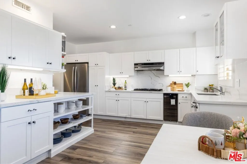 11766 W Sunset Boulevard 302, Los Angeles, California 90049 home-pic-7