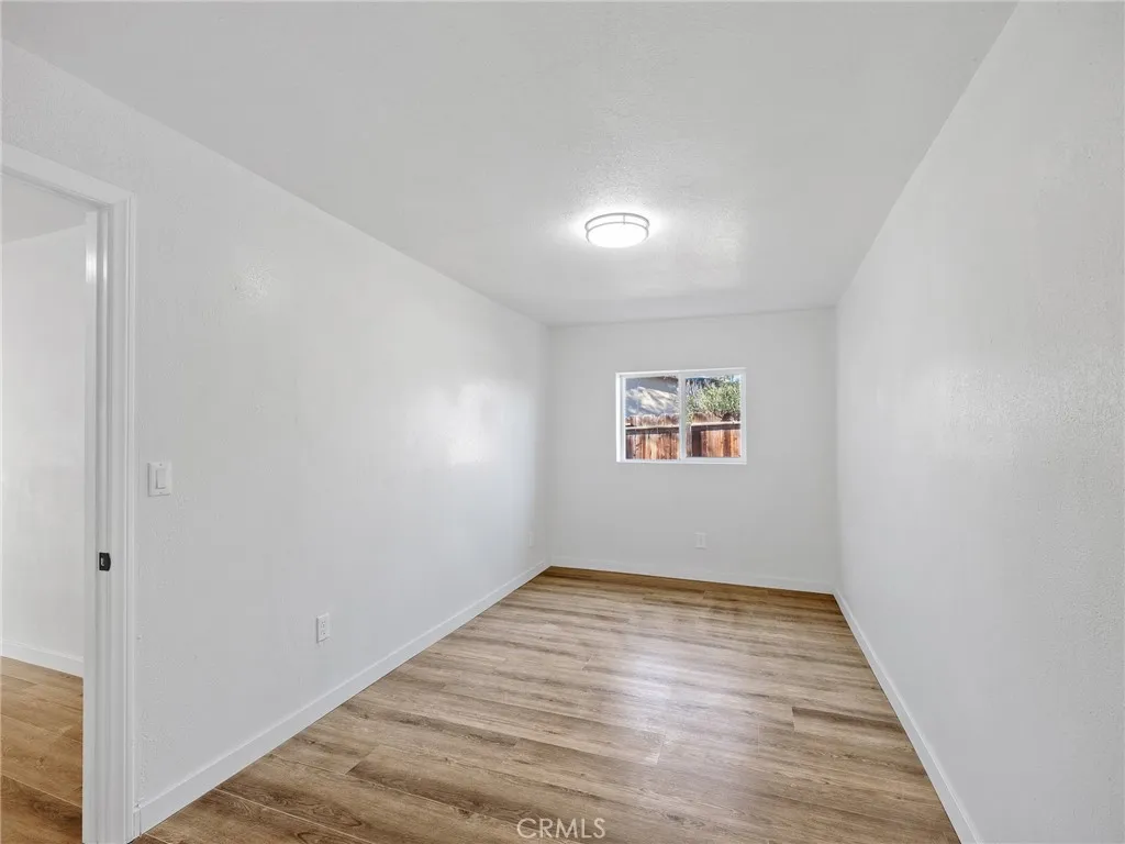 21225 Lone Eagle, Apple Valley, California 92308 home-pic-26