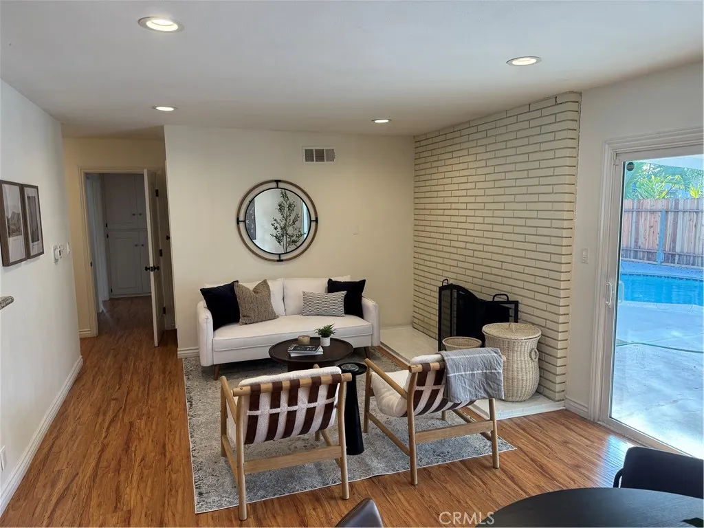 2437 Fordham, Costa Mesa, California 92626 home-pic-5