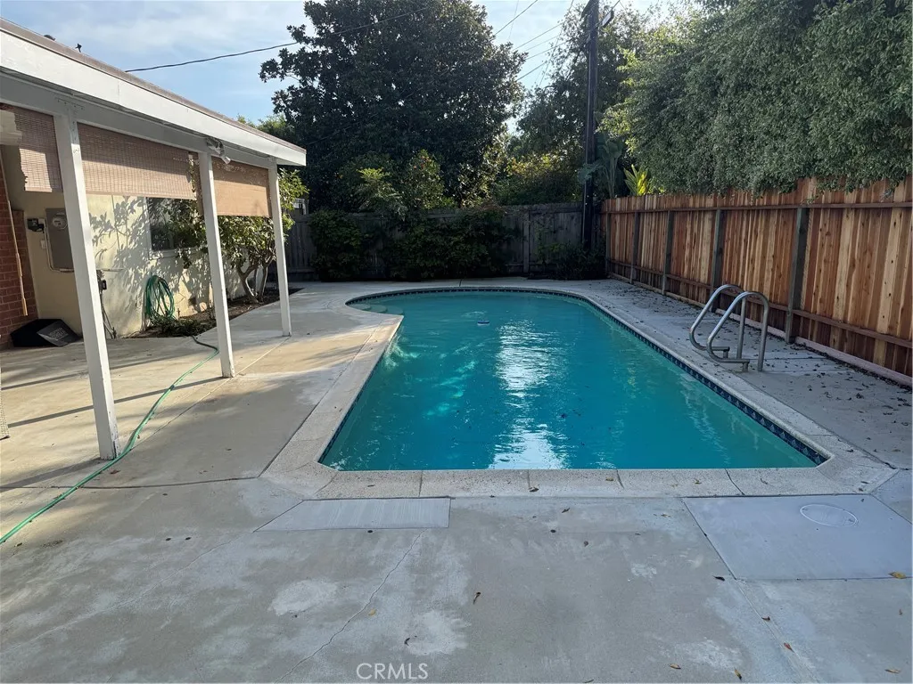 2437 Fordham, Costa Mesa, California 92626 home-pic-18