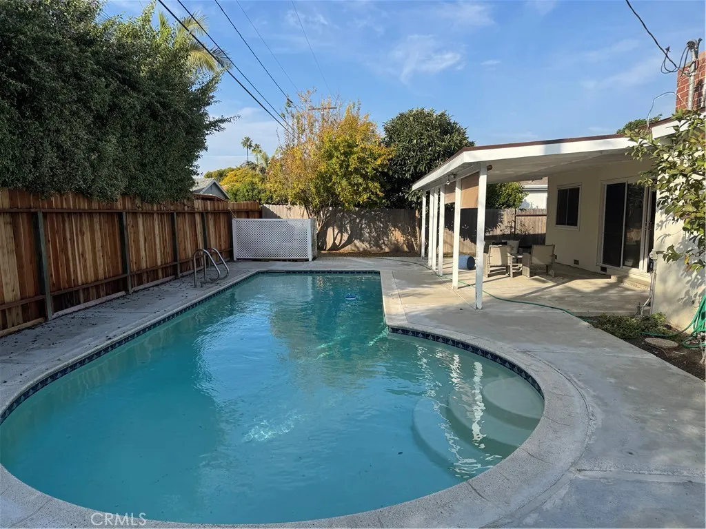 2437 Fordham, Costa Mesa, California 92626 home-pic-20