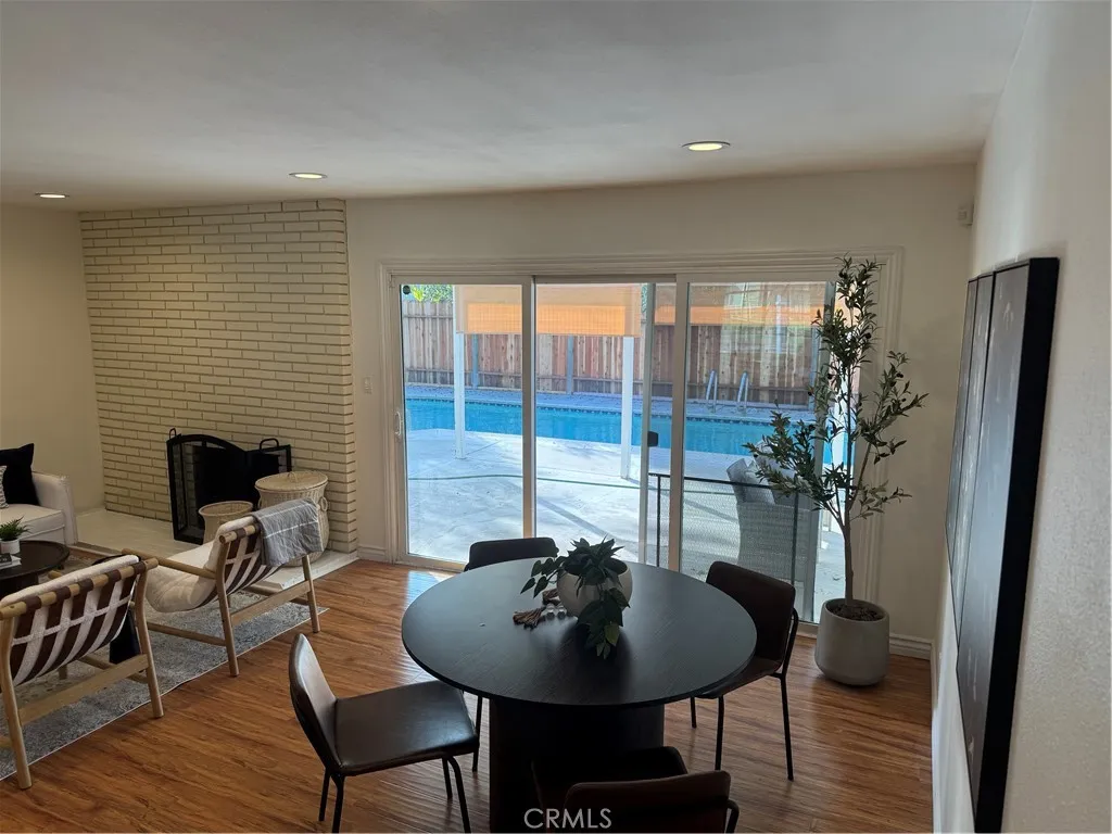 2437 Fordham, Costa Mesa, California 92626 home-pic-3