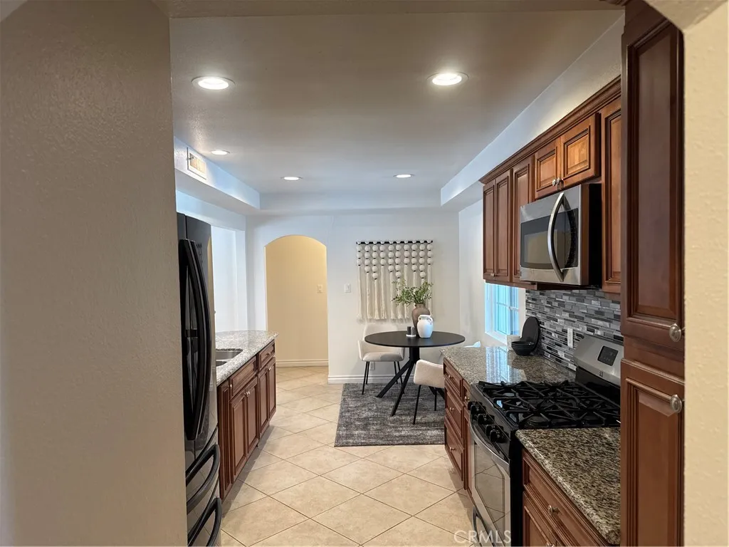 2437 Fordham, Costa Mesa, California 92626 home-pic-1