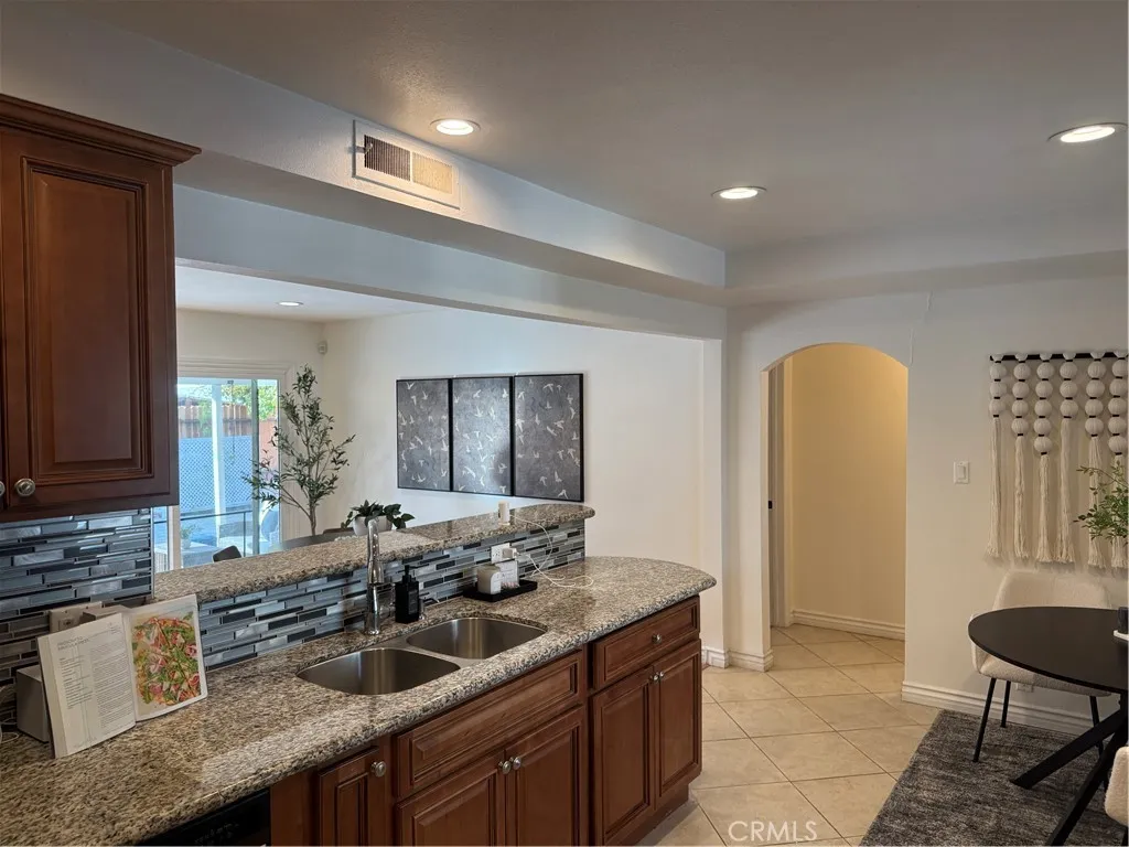 2437 Fordham, Costa Mesa, California 92626 home-pic-2