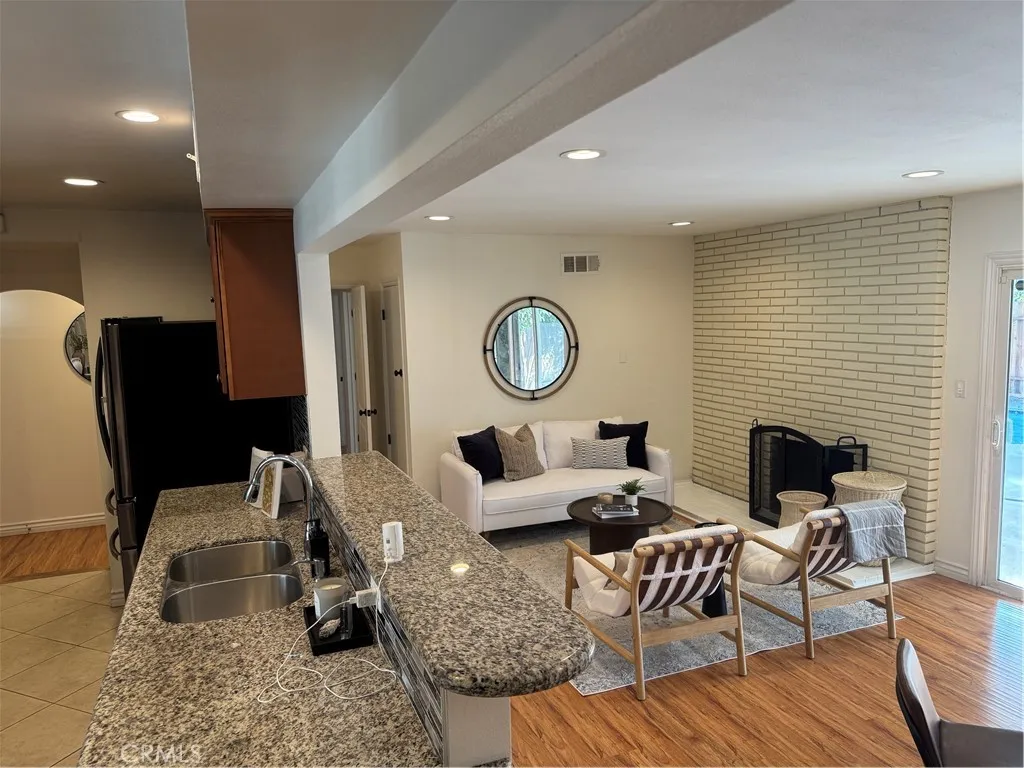 2437 Fordham, Costa Mesa, California 92626 home-pic-4