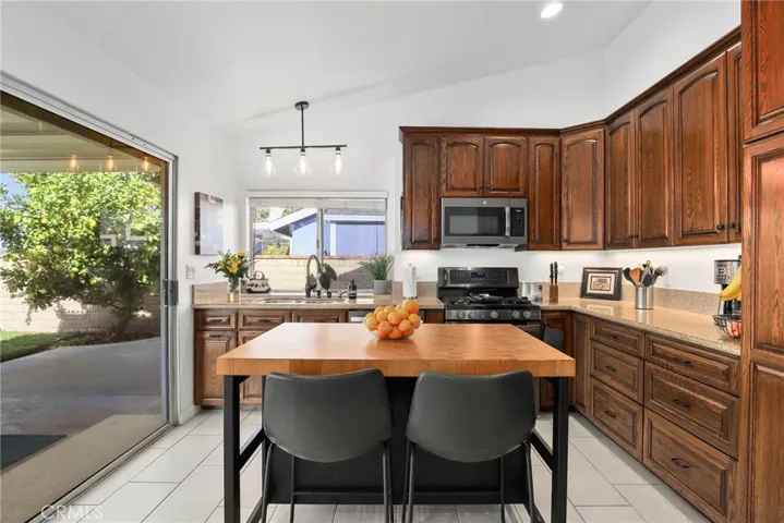 27819 Sumner, Saugus, California 91350
