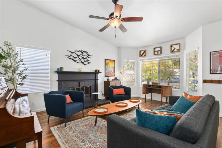 27819 Sumner, Saugus, California 91350