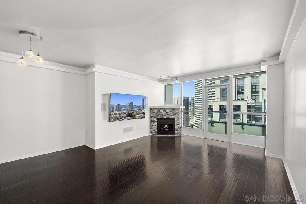 555 Front Street 2201, San Diego, California 92101 home-pic-1