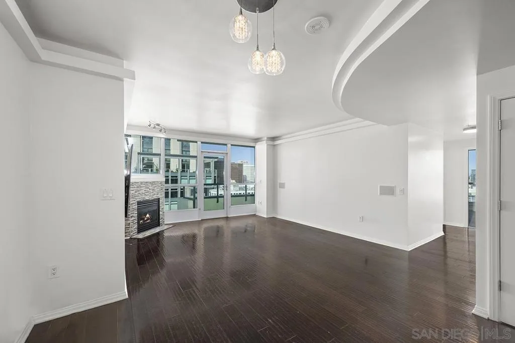 555 Front Street 2201, San Diego, California 92101 home-pic-0