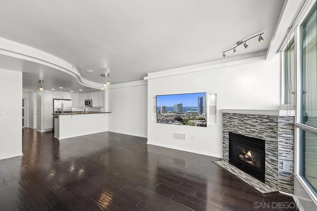 555 Front Street 2201, San Diego, California 92101 home-pic-9