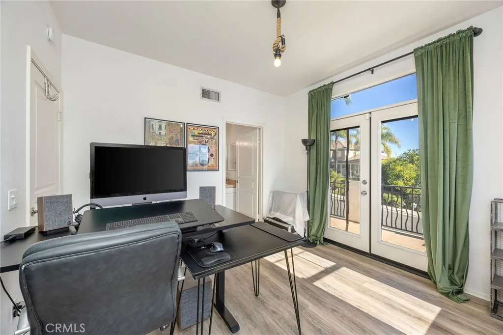 7211 Rockridge Ter, West Hills, California 91307 home-pic-29