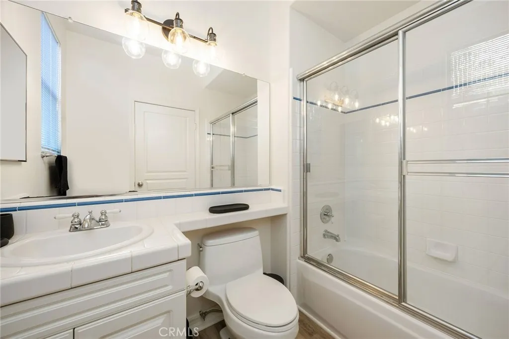7211 Rockridge Ter, West Hills, California 91307 home-pic-16