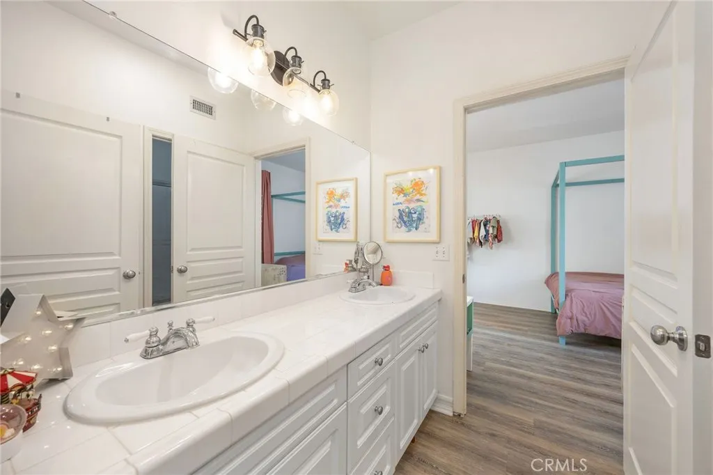 7211 Rockridge Ter, West Hills, California 91307 home-pic-25