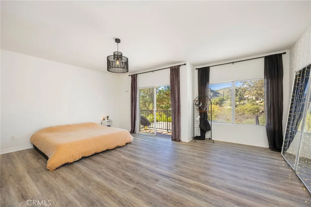 7211 Rockridge Ter, West Hills, California 91307 home-pic-18