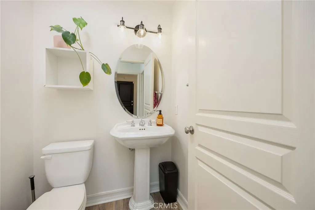 7211 Rockridge Ter, West Hills, California 91307 home-pic-17
