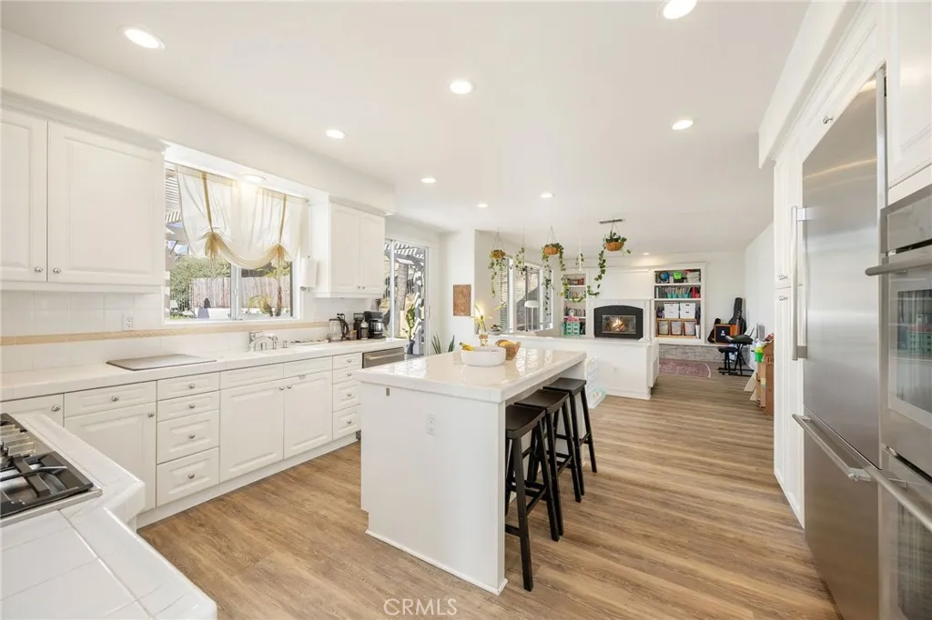 7211 Rockridge Ter, West Hills, California 91307 home-pic-10