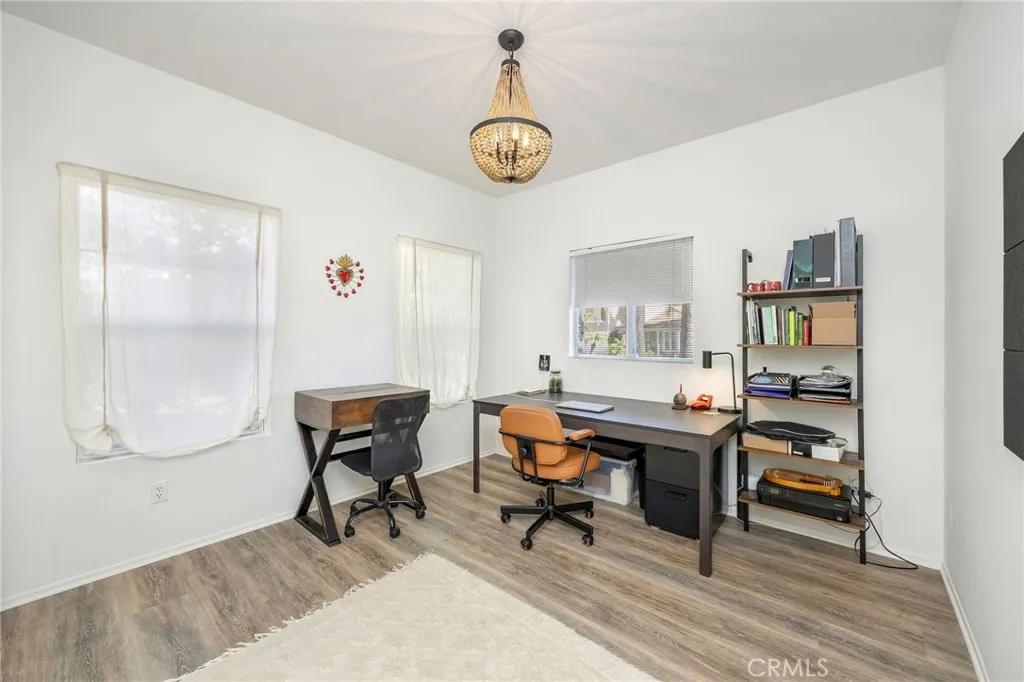 7211 Rockridge Ter, West Hills, California 91307 home-pic-26